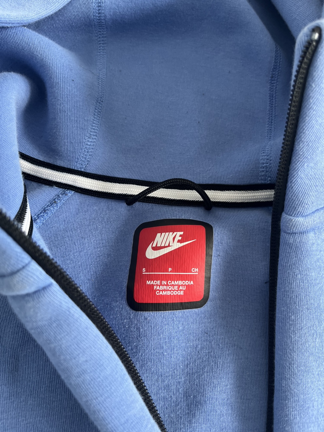 Nike Tech Fleece Hoodie - Small - photo 2
