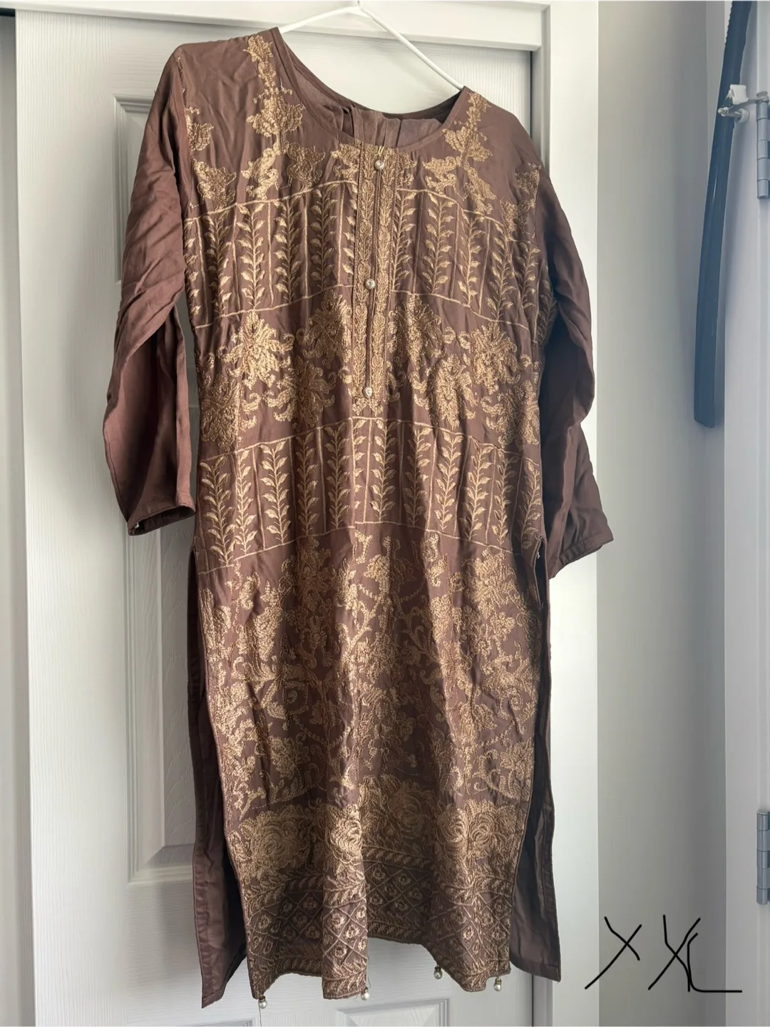 Assorted Women's Indian Suits (Sizes L-XXL) thumbnail