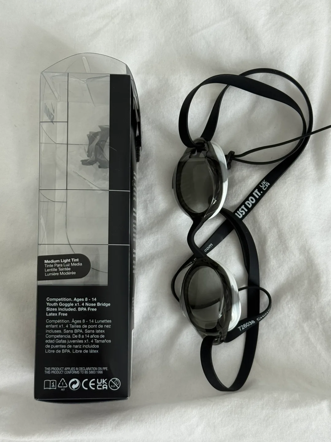 Nike Legacy Youth Goggle - Black/White image indicator(3)