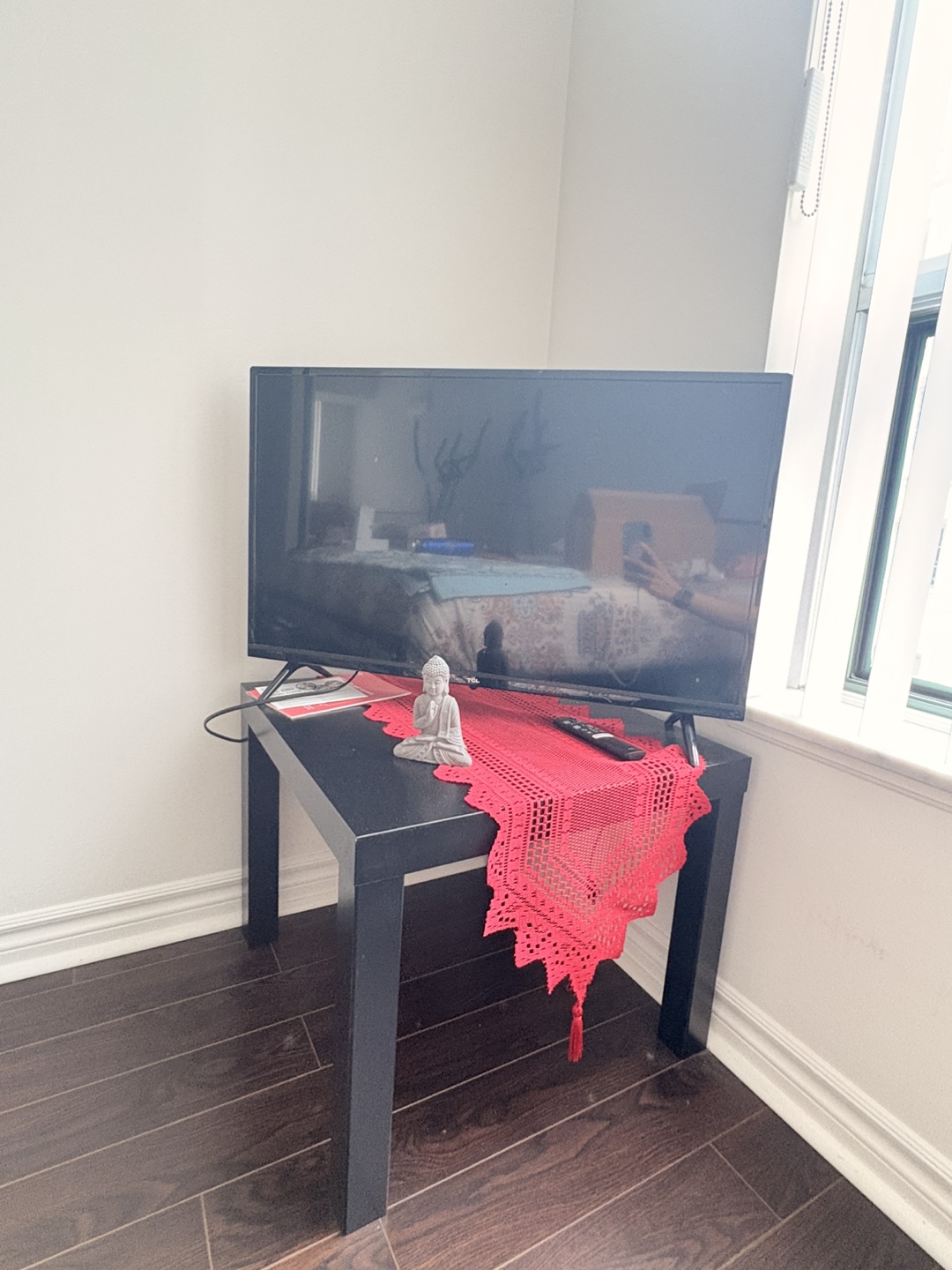 TCL 40S325 32-Inch 1080p Smart LED TV - photo 2