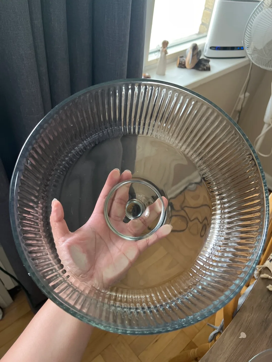 Glass Cake Stand with Dome Lid image indicator(8)