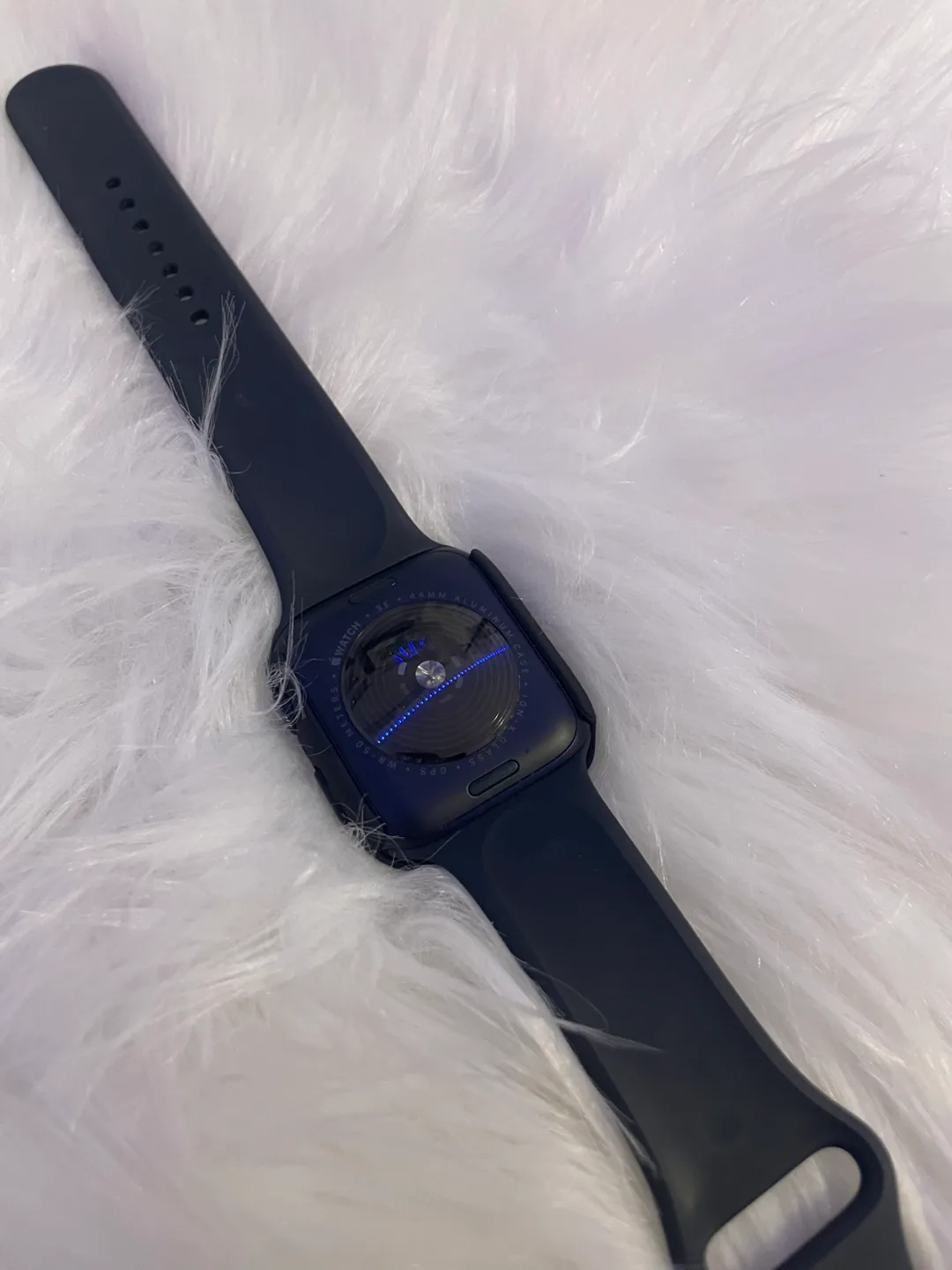 Apple Watch with Black Band image indicator(6)