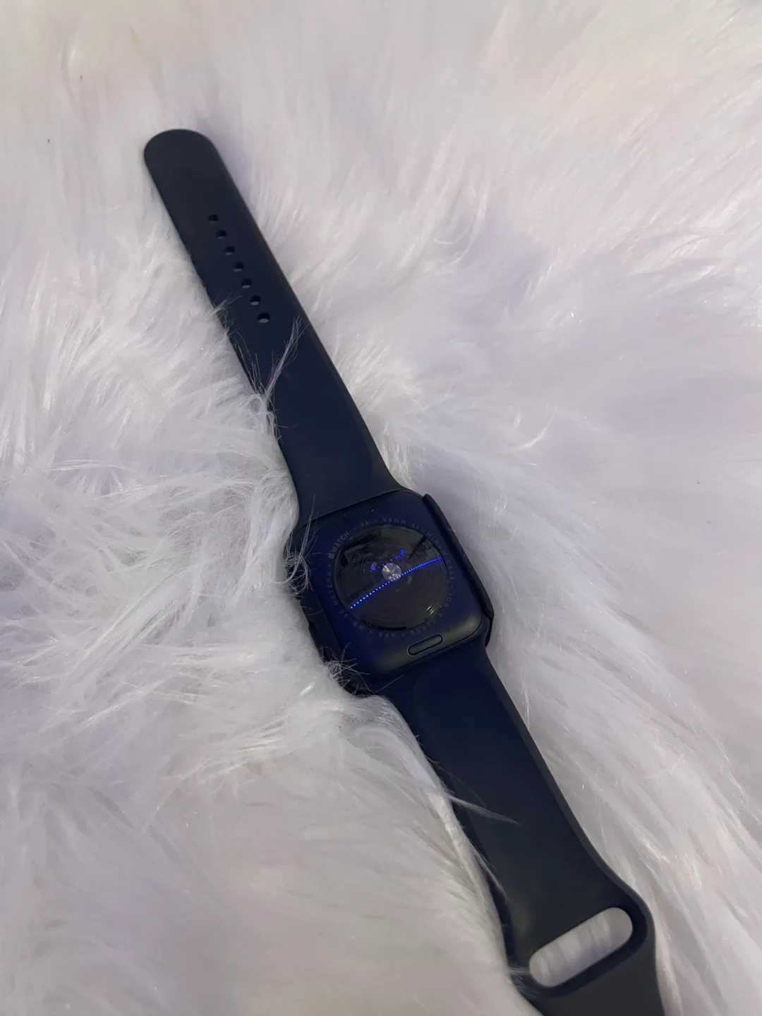 Apple Watch with Black Band image indicator(5)