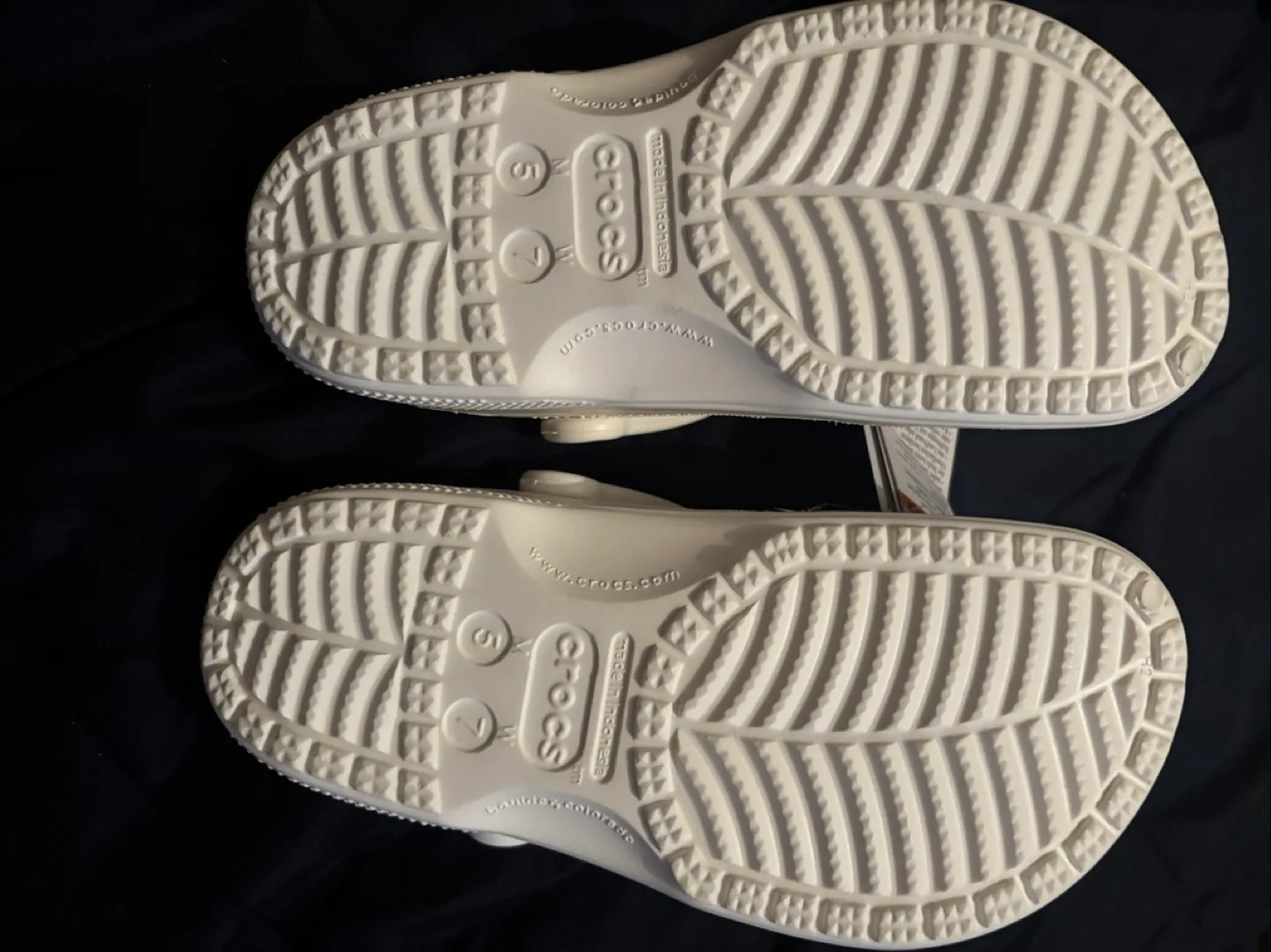 Crocs Baya Clogs - Women's Size 7/ Men's Size 5 image indicator(3)