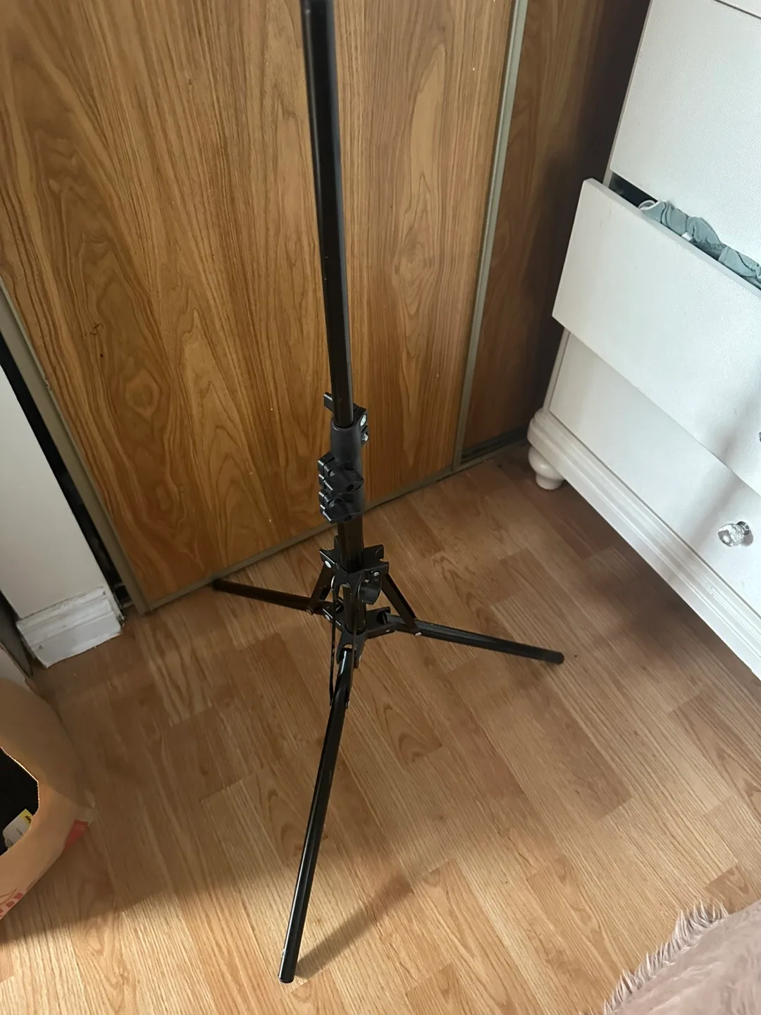 Mobifoto Ring Light with Tripod image indicator(2)