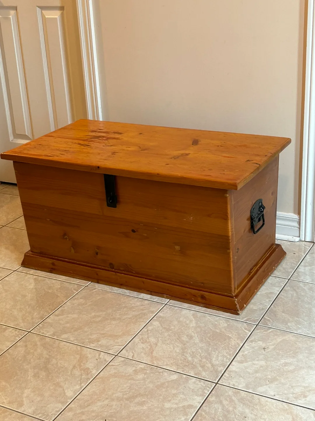 Wooden Storage Trunk/bench thumbnail