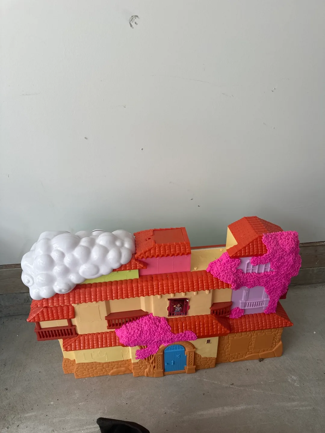 Encanto Casita Dollhouse thumbnail
