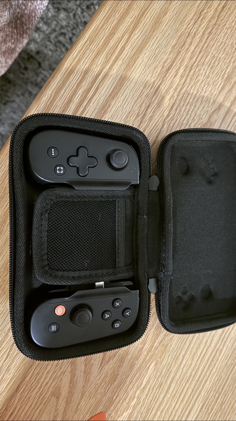 Backbone One Mobile Gaming Controller - photo 3