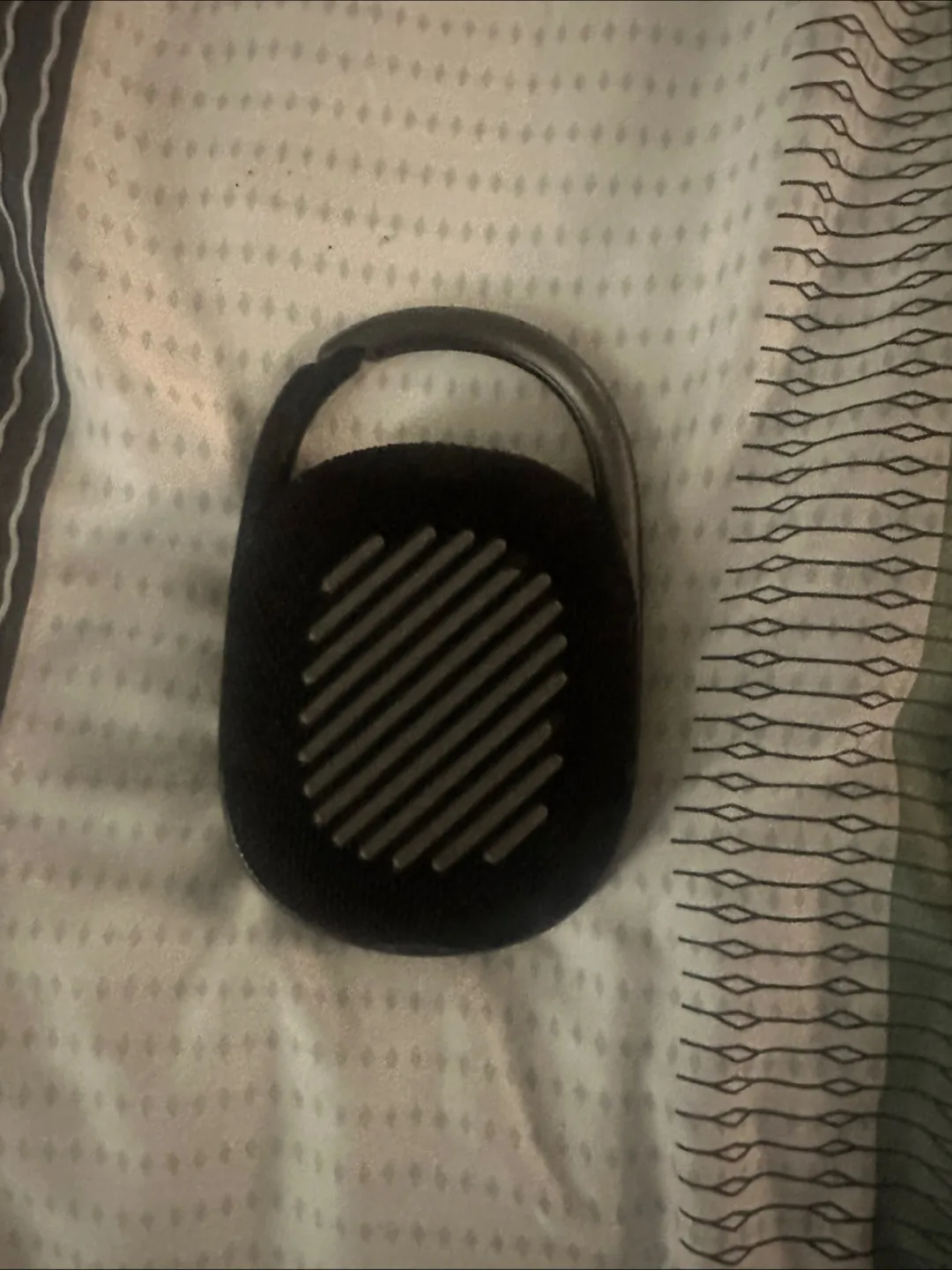 JBL Clip 4 Black Portable Bluetooth Speaker image indicator(2)