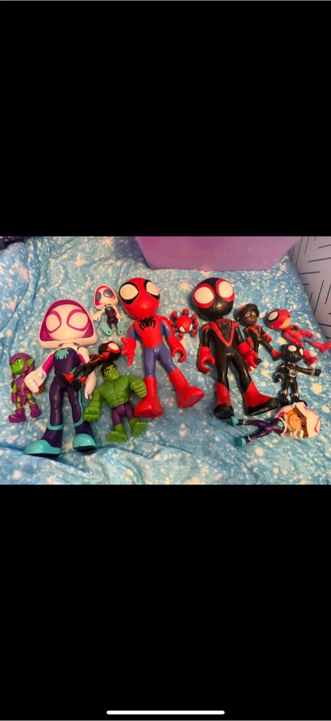 Spider man figures thumbnail