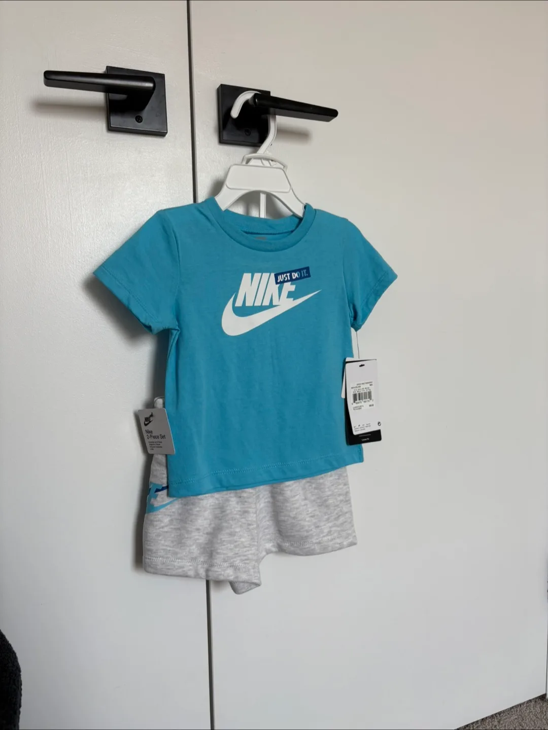 New Nike 2-Piece Set - 18M thumbnail
