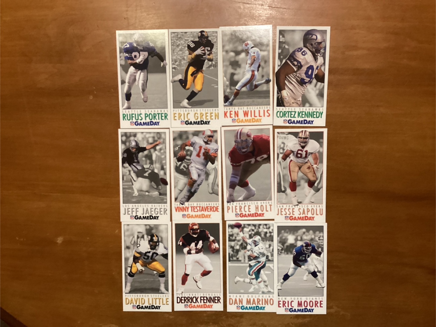 12. 1992 GAMEDAY NFL Trading Cards !