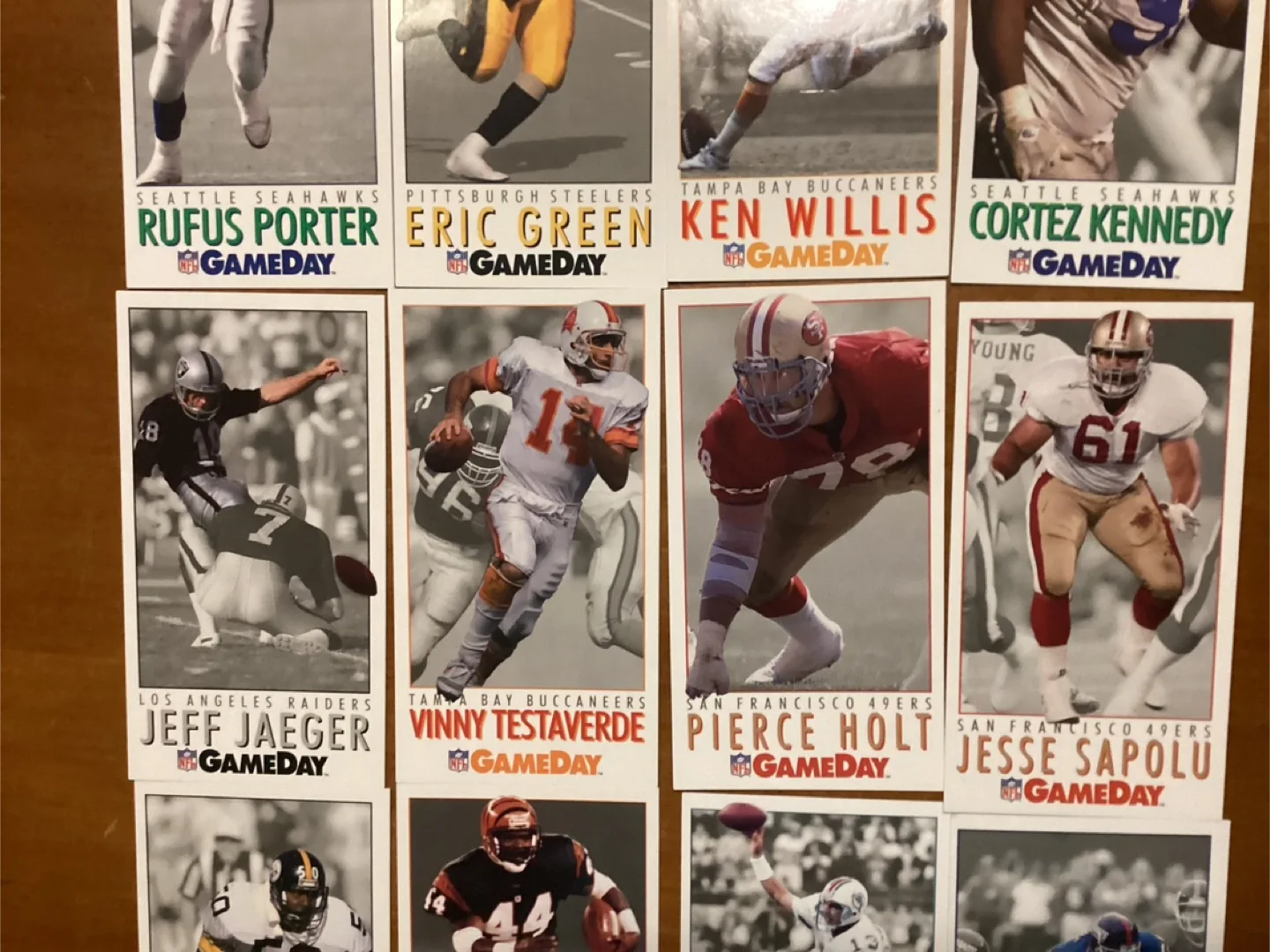 12. 1992 GAMEDAY NFL Trading Cards ! image indicator(3)