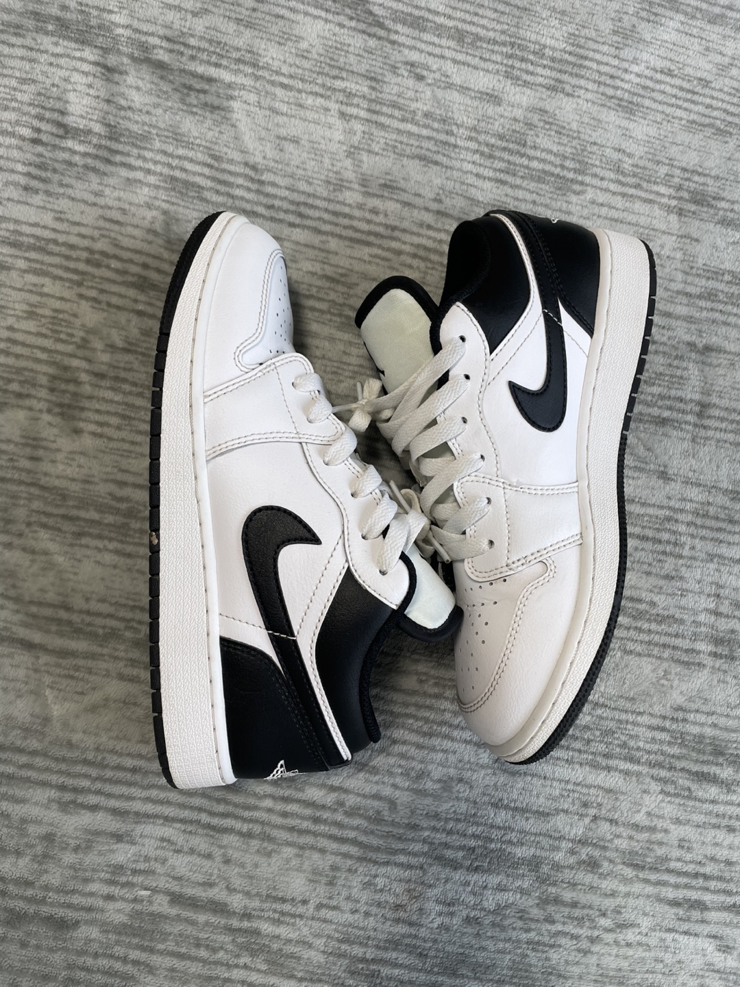 Jordan 1 Low Panda - Size 6 Youth - photo 4