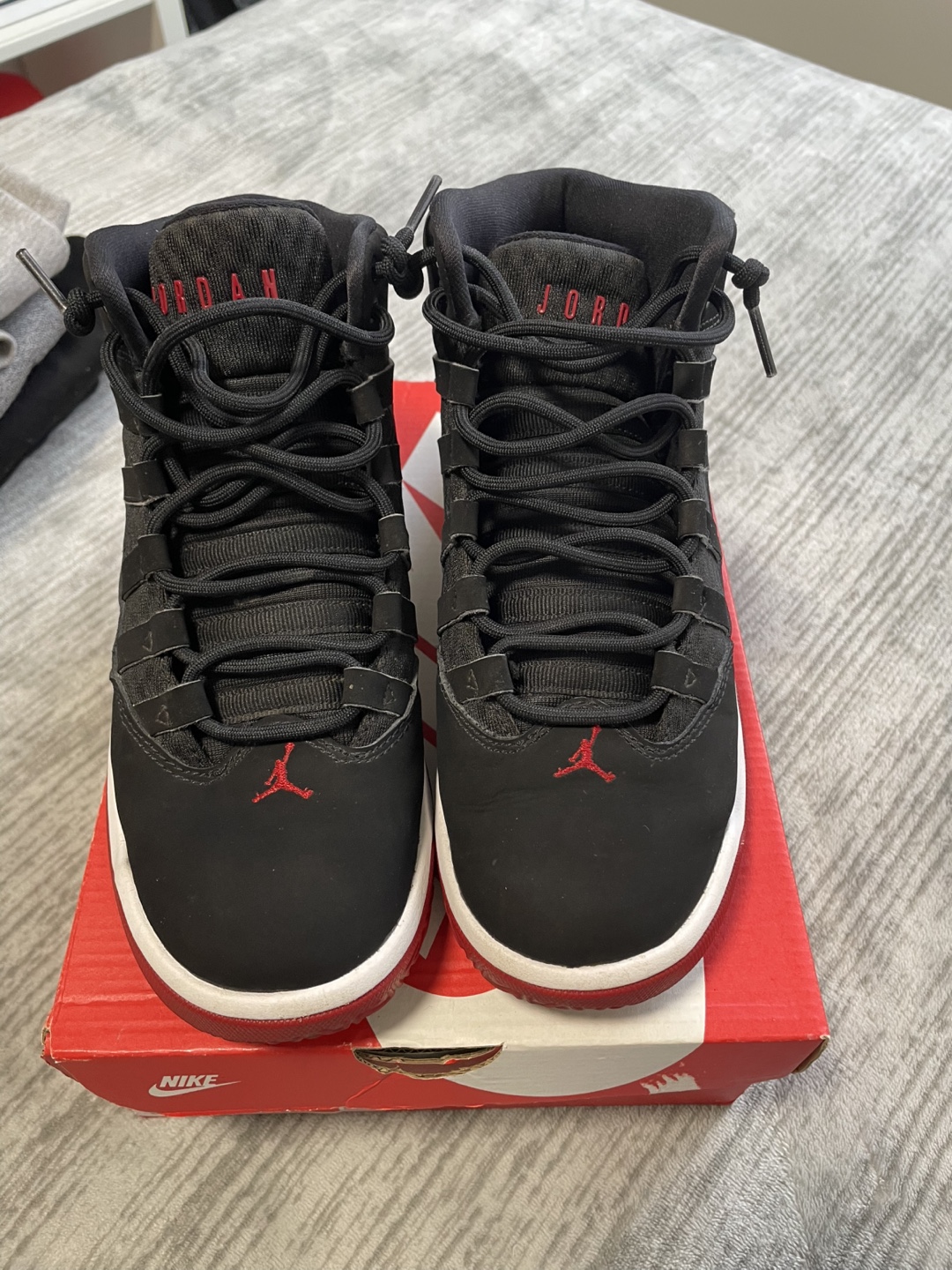 Jordan Max Aura 4 Black/Red Youth Size 5.5Y - photo 4