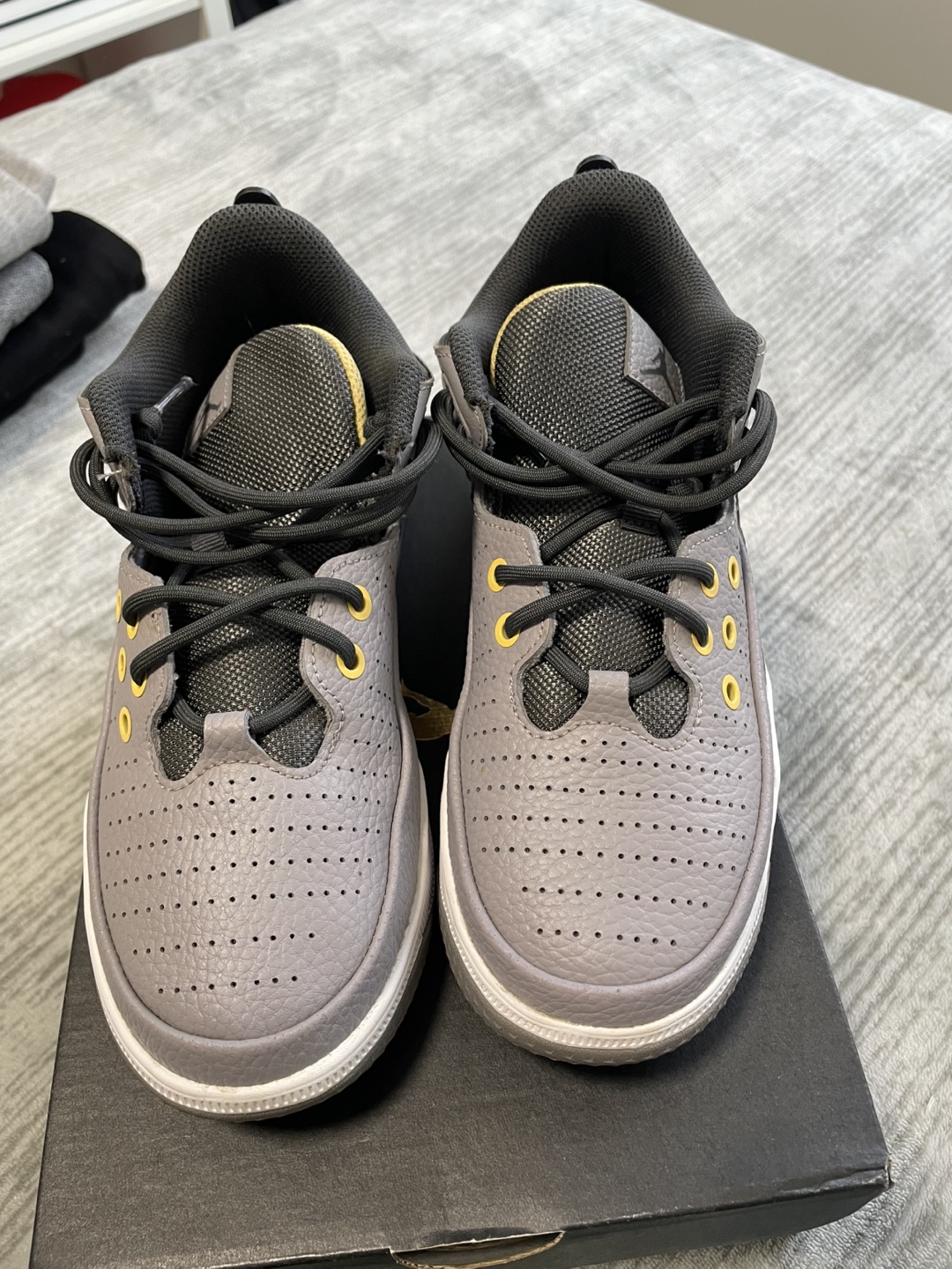Jordan Max Aura 5 (GS) Cement Grey/Anthracite - Size 5Y - photo 3