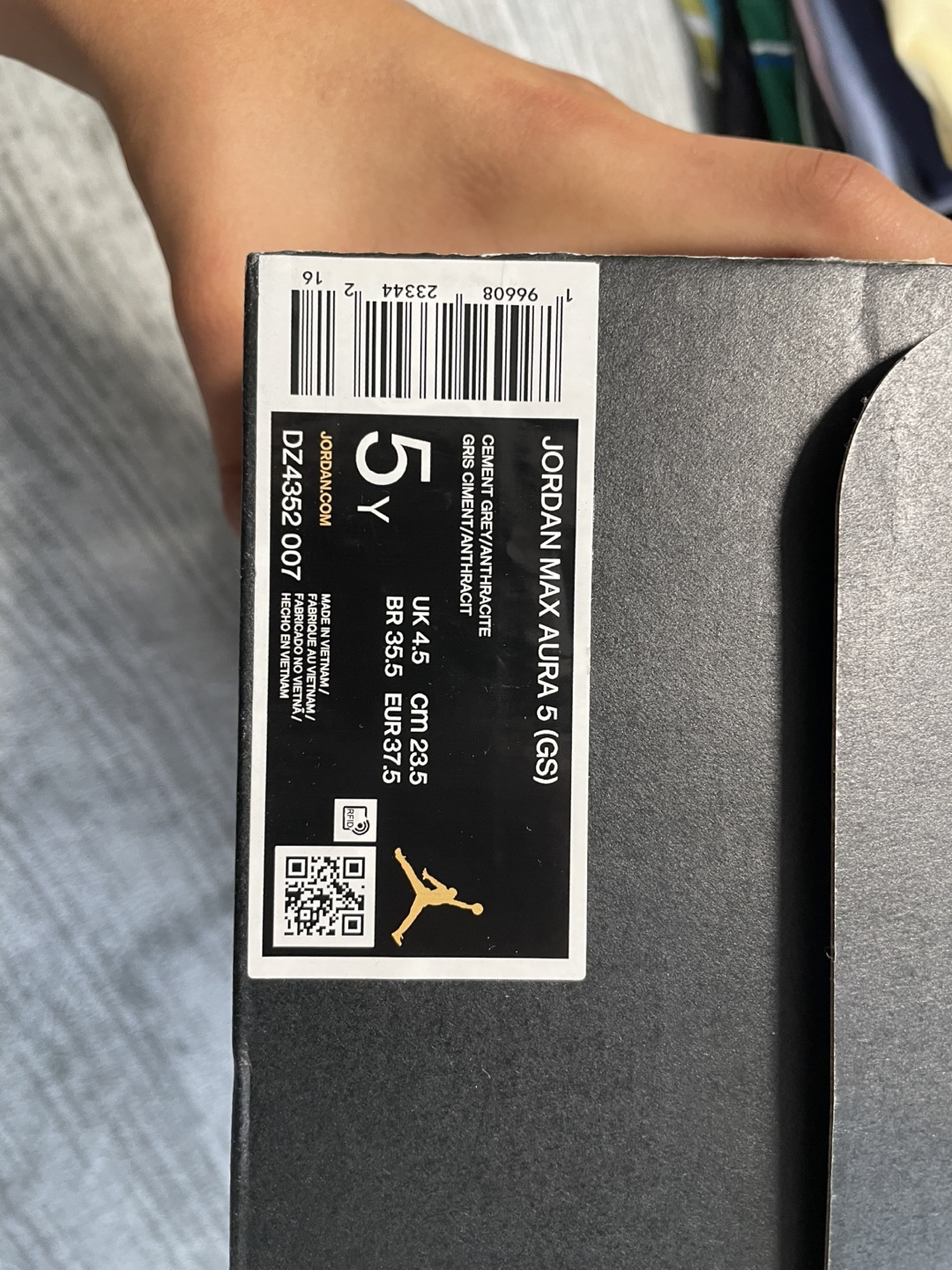 Jordan Max Aura 5 (GS) Cement Grey/Anthracite - Size 5Y