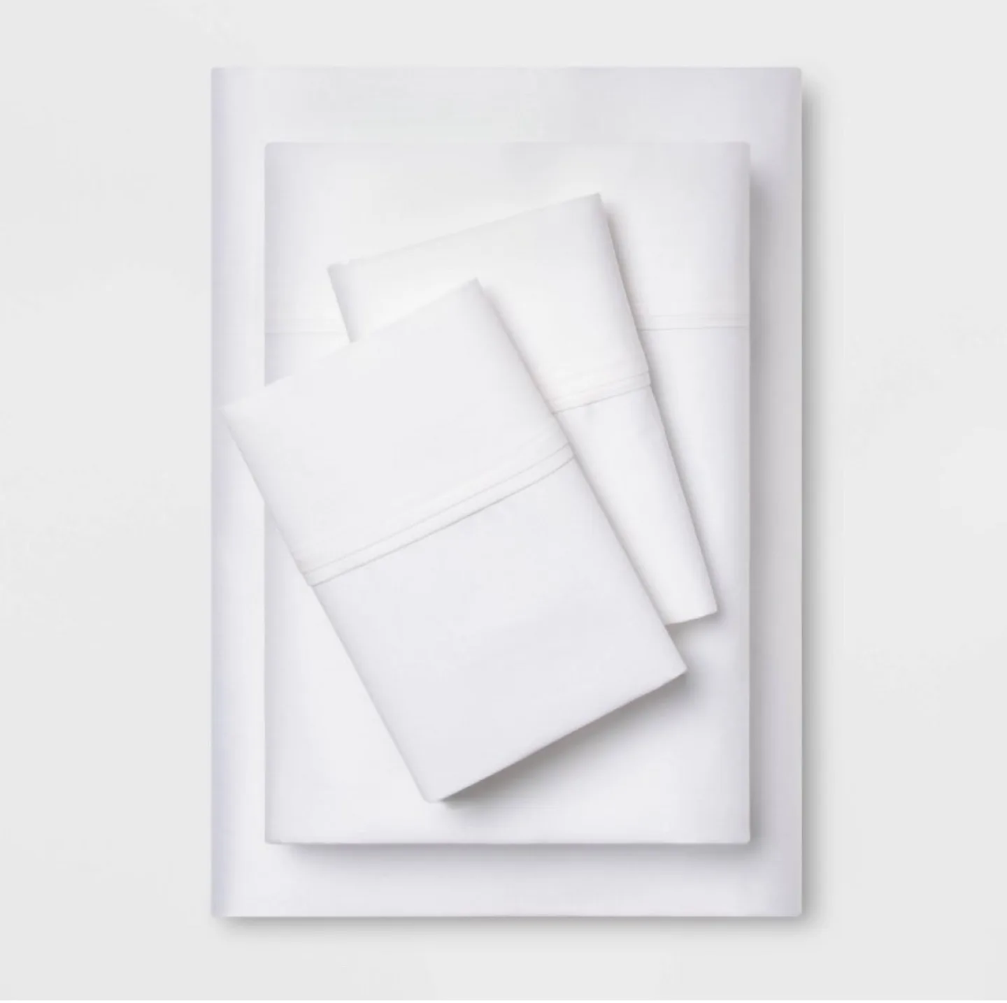 6 Queen Pillow Cases, 1 Flat Sheet, 1 Fitted Bed Sheet thumbnail