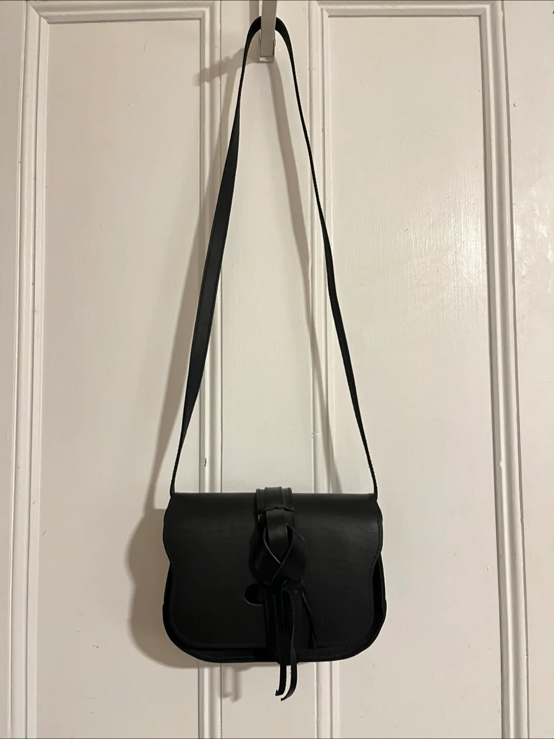 NEW Artisan Cross-Body Leather Bag image indicator(6)