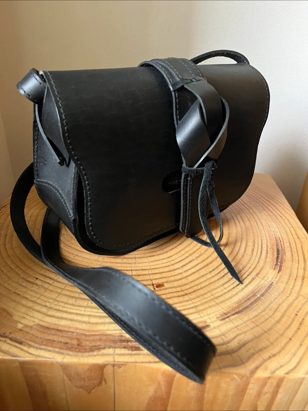 NEW Artisan Cross-Body Leather Bag thumbnail
