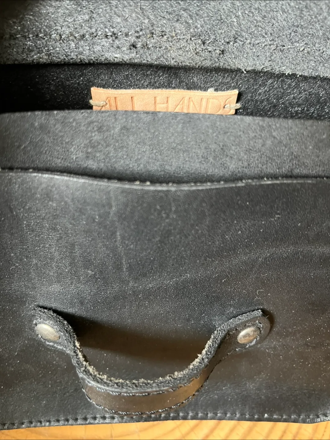 NEW Artisan Cross-Body Leather Bag image indicator(5)