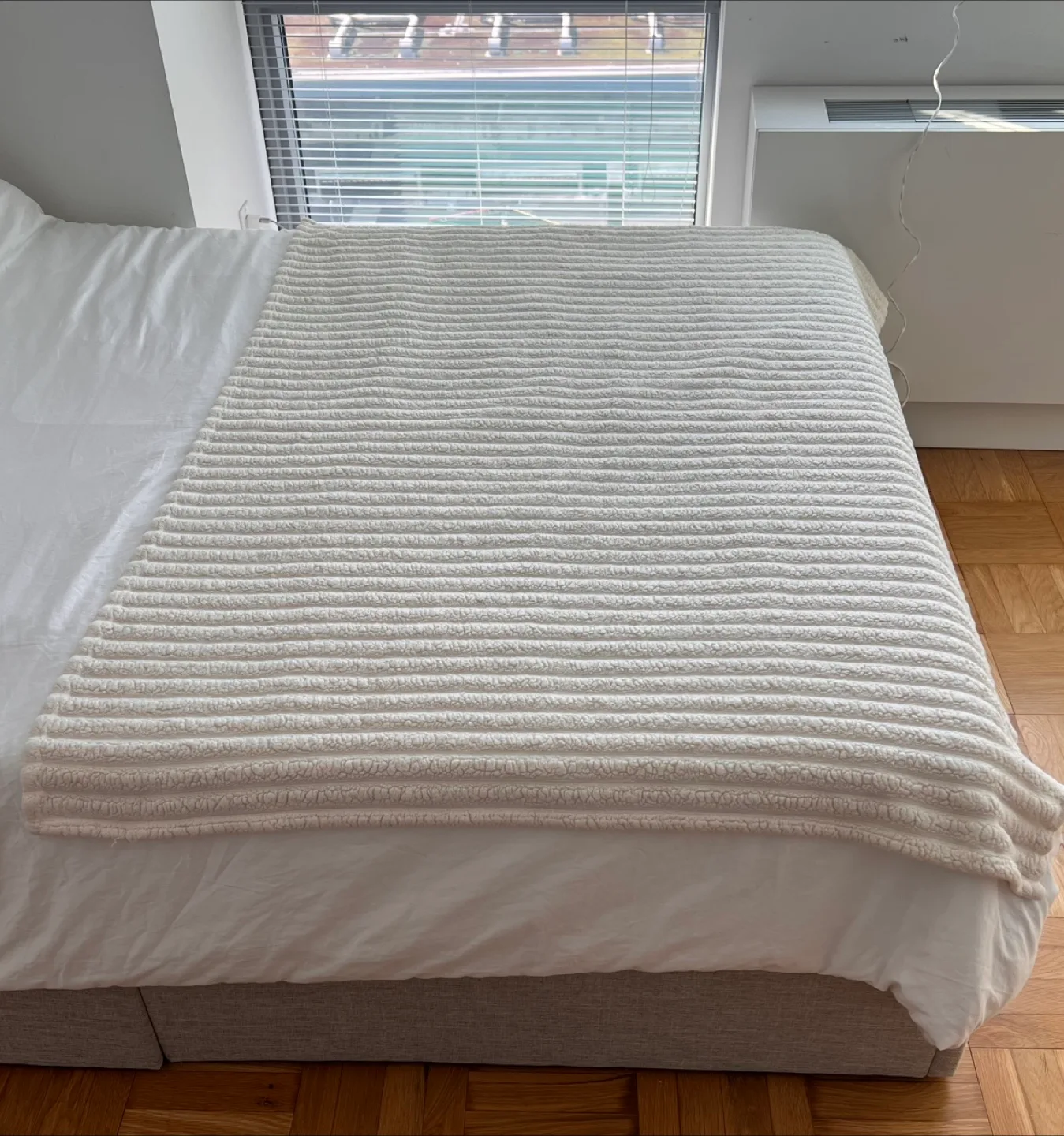 White Fleece Throw Blanket (50x60 inches) thumbnail