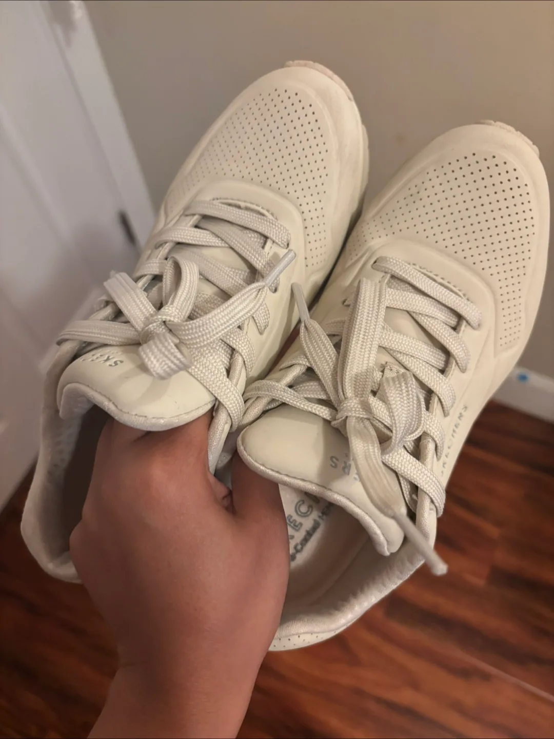 Skechers UNO Stand On Air Women's Off White Sneakers image indicator(2)