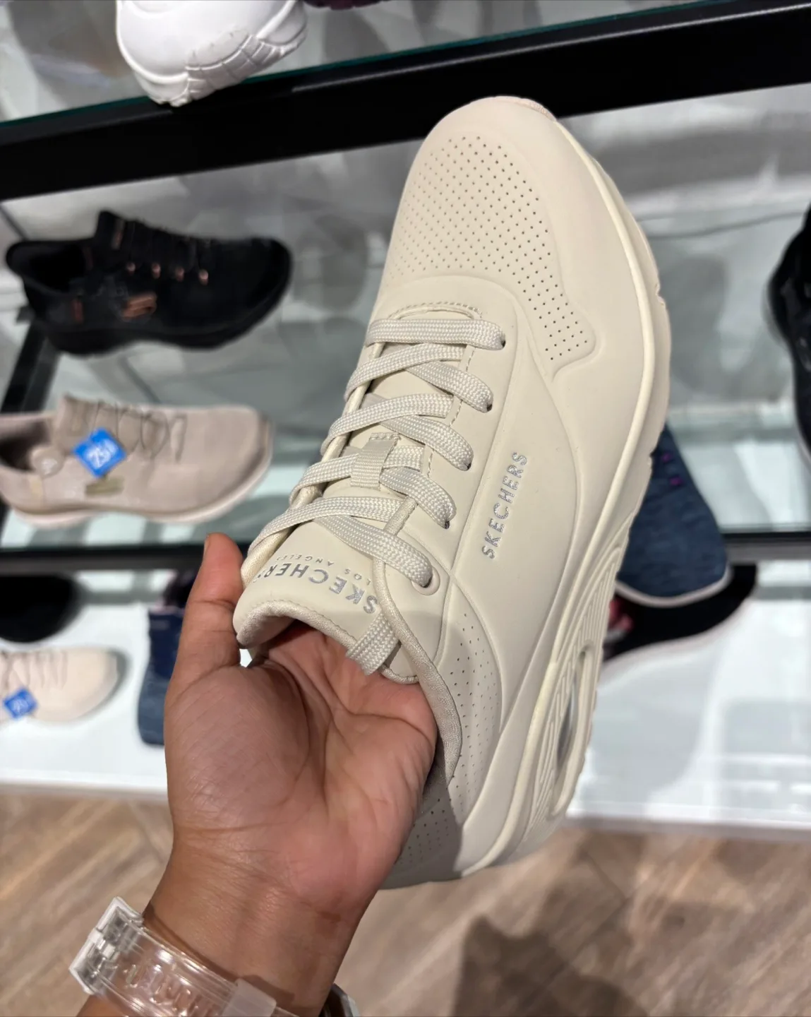 Skechers UNO Stand On Air Women's Off White Sneakers image indicator(4)