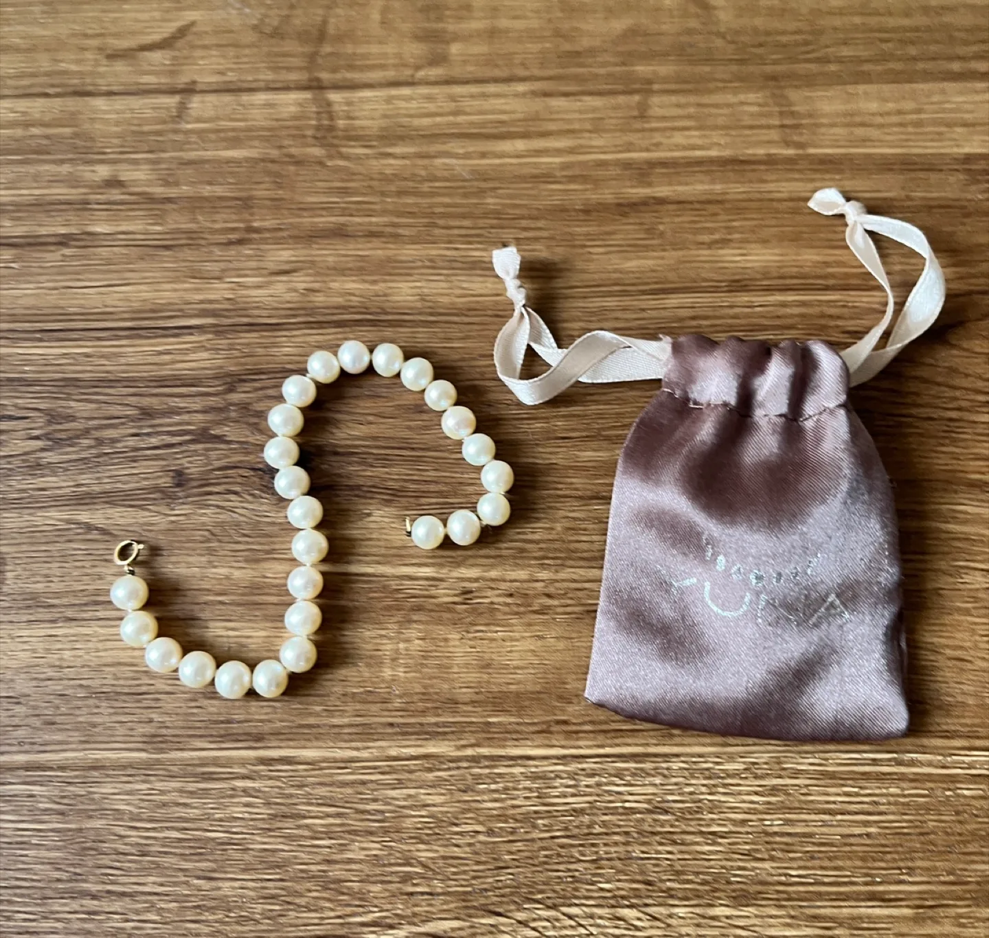 Pearl Bracelet with Pouch thumbnail