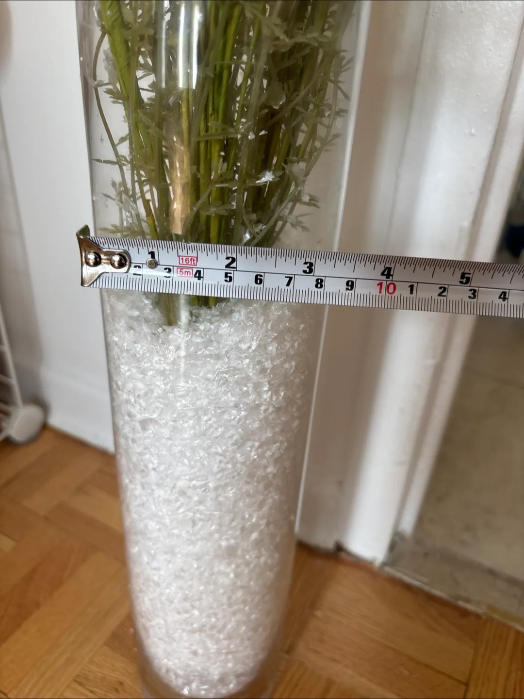 🧡 Faux White Flowers in Vase image indicator(4)
