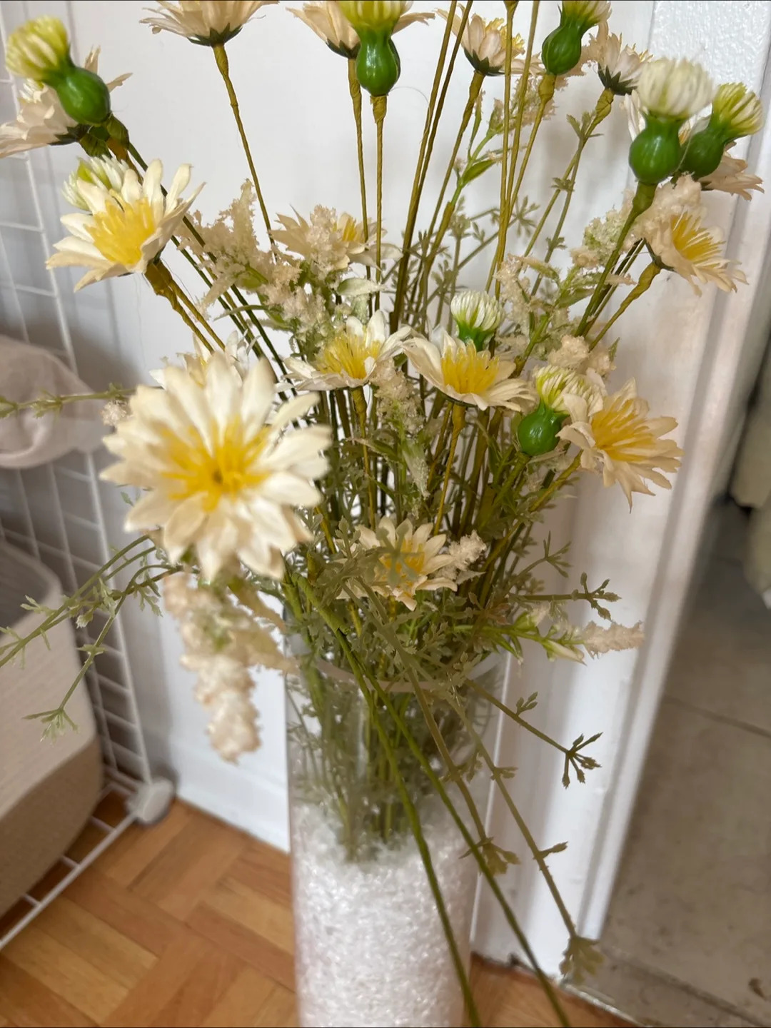 🧡 Faux White Flowers in Vase image indicator(2)