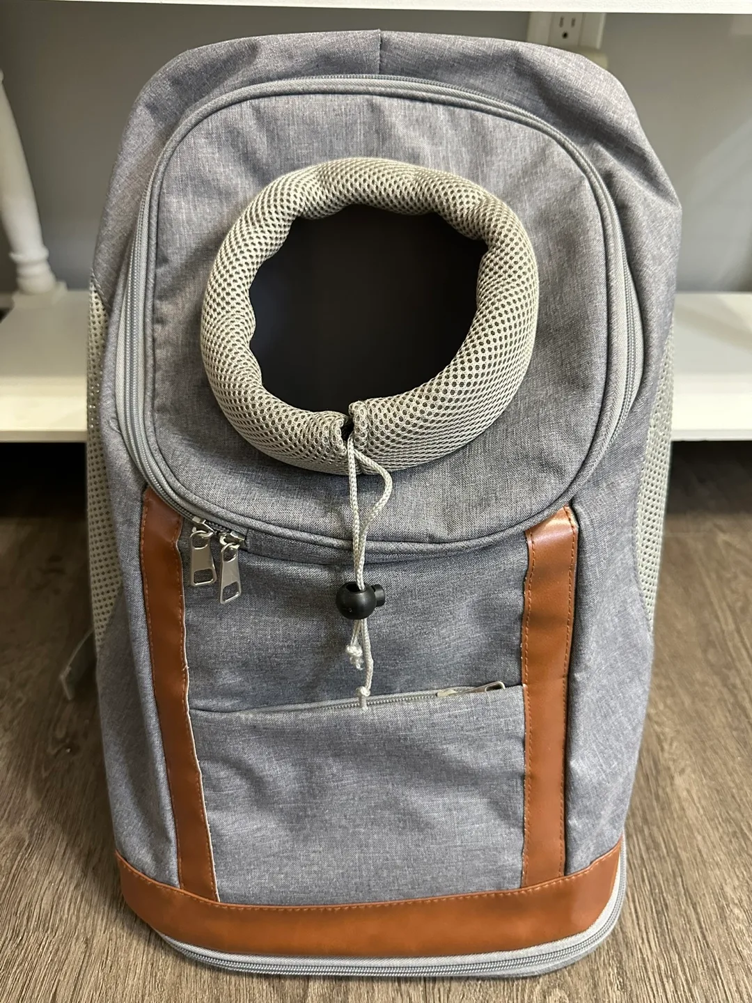 Grey Pet Carrier Backpack image indicator(2)