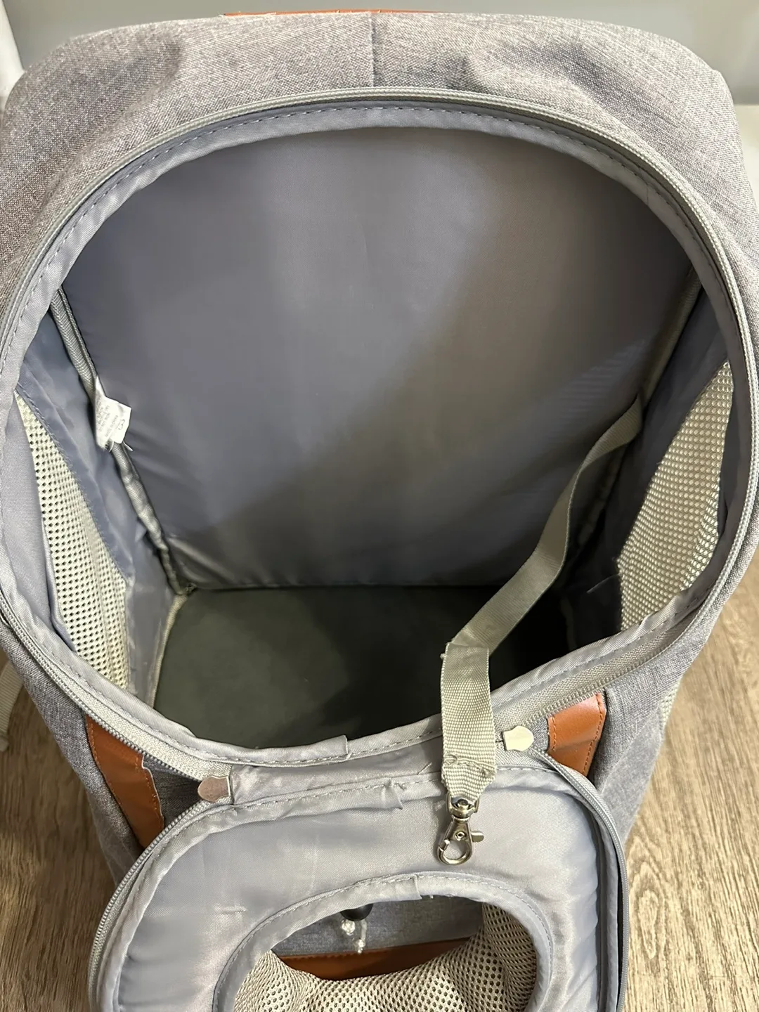 Grey Pet Carrier Backpack image indicator(3)