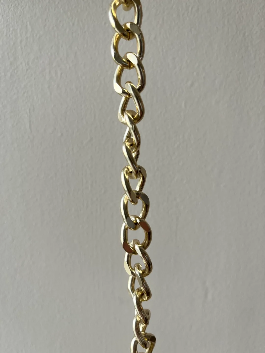 Gold Chain Necklace image indicator(3)