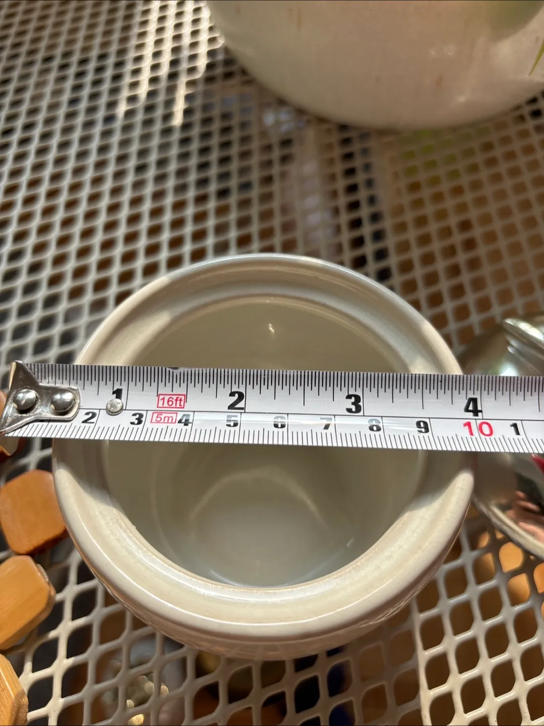 🧡 Ceramic Apple Shaped Jar with Lid image indicator(3)