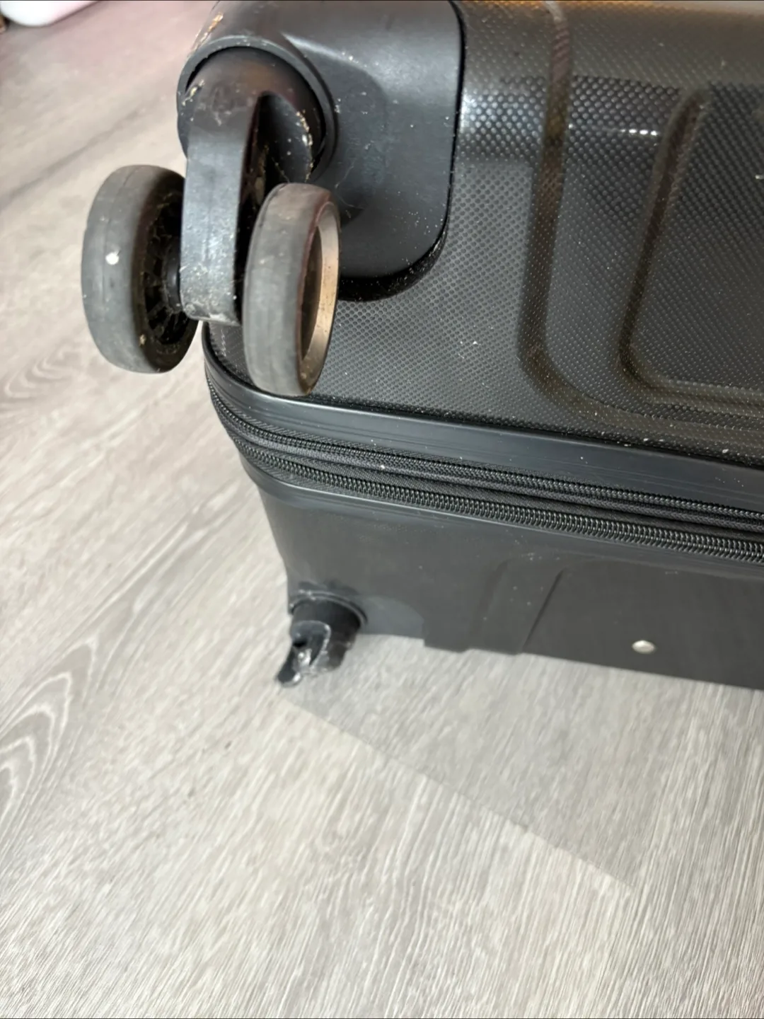 Air Canada Black Suitcase image indicator(3)