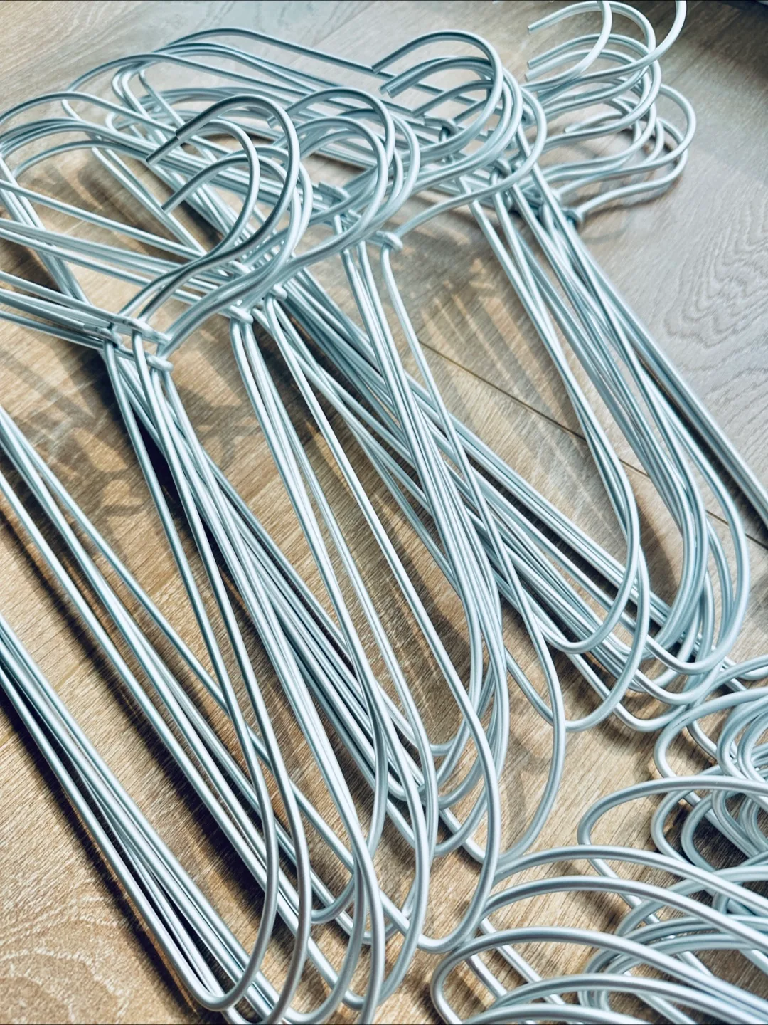 50 Muji-styled lightweight sturdy aluminium hangers image indicator(3)