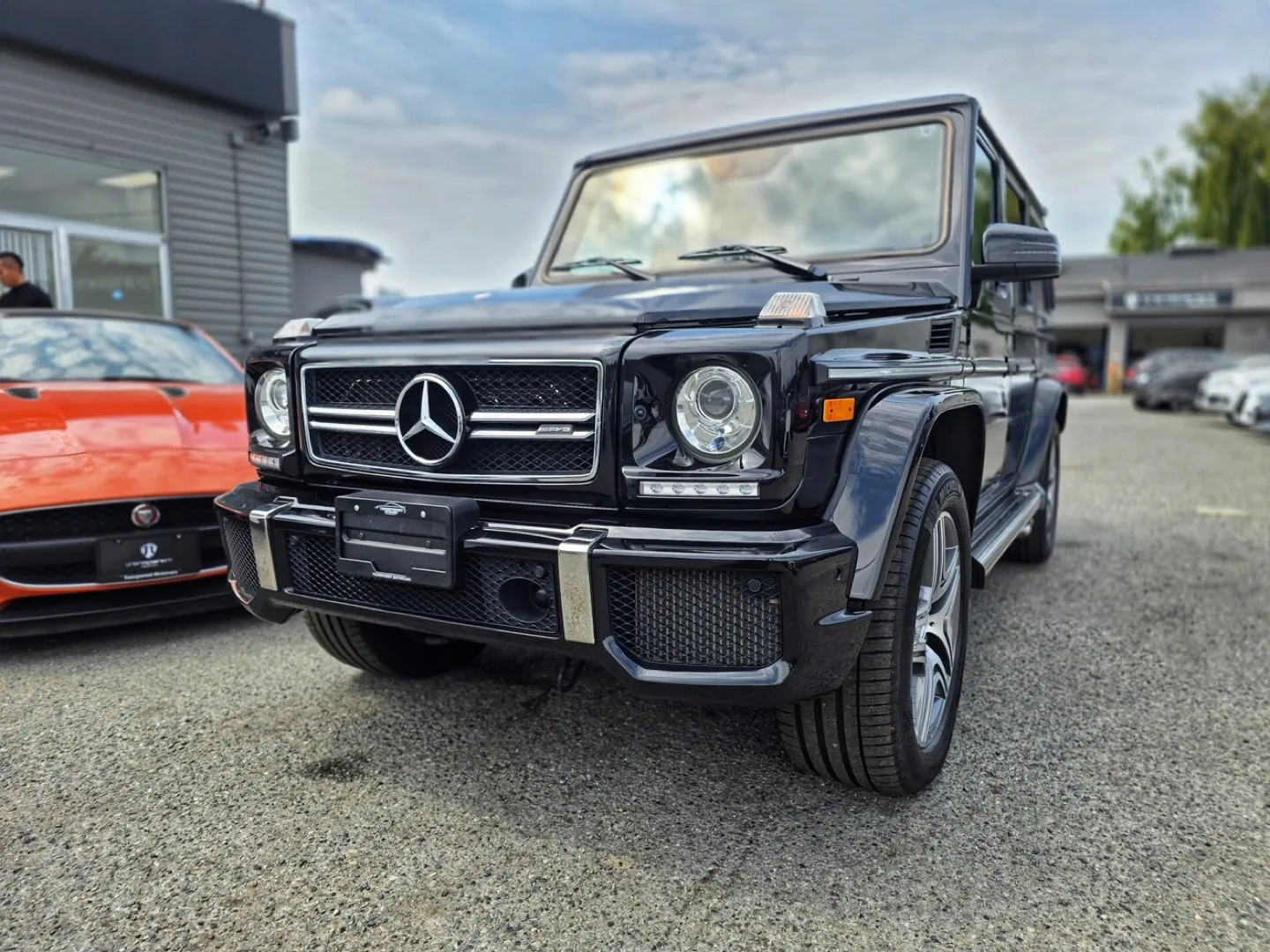 Mercedes-Benz G-Class SUV thumbnail