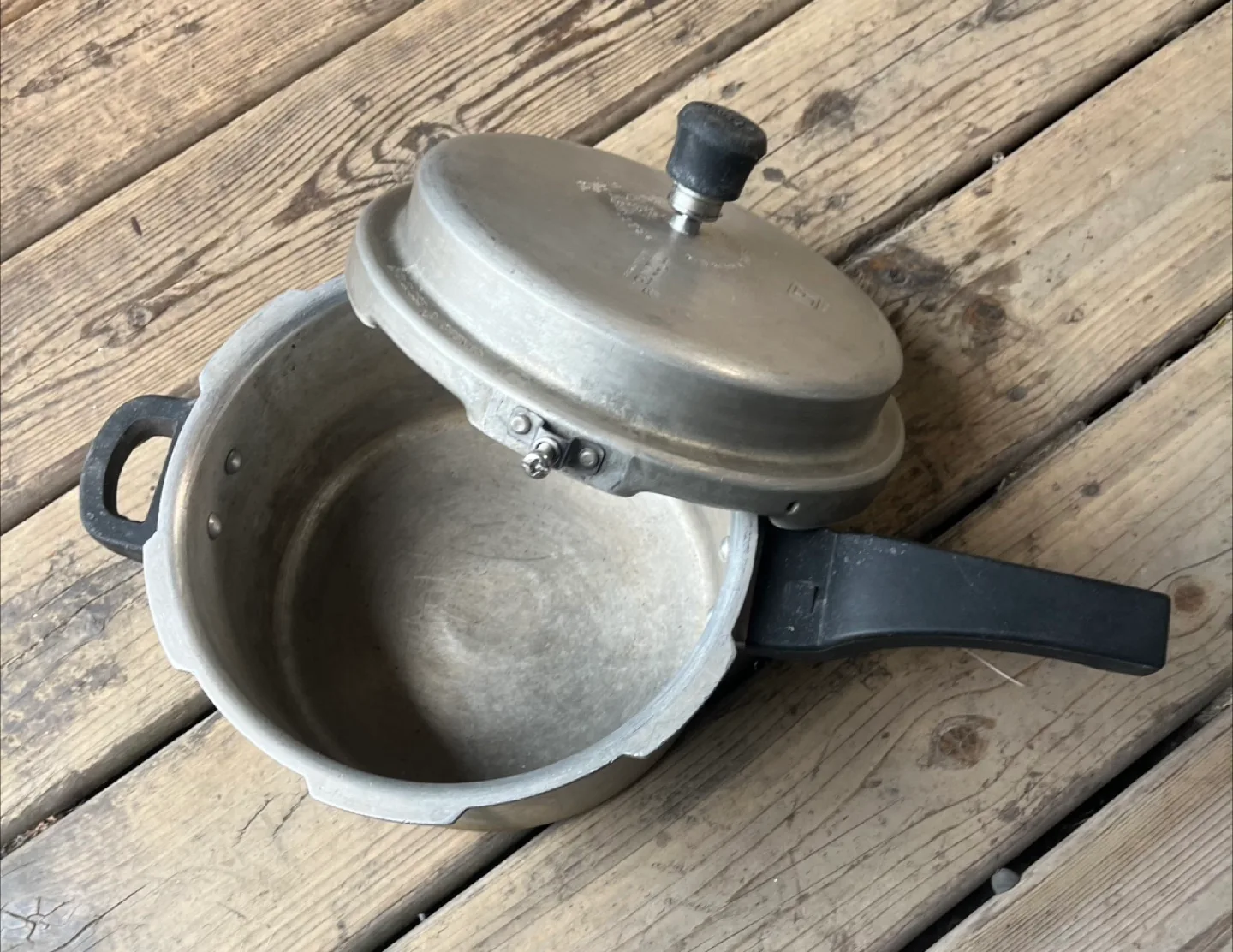 Mithra Pressure Cooker image indicator(2)