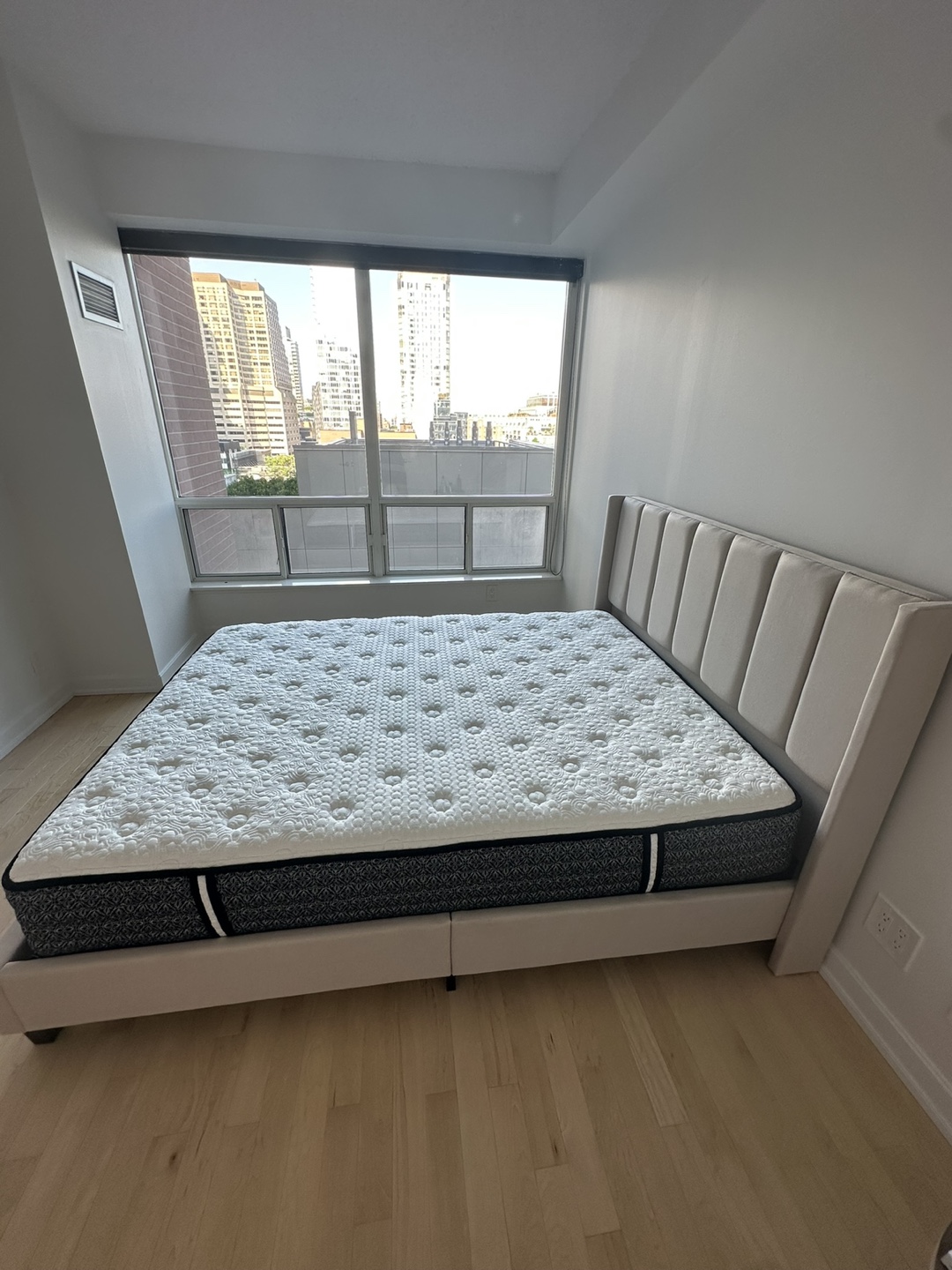 Queen Size Mattress - photo 2