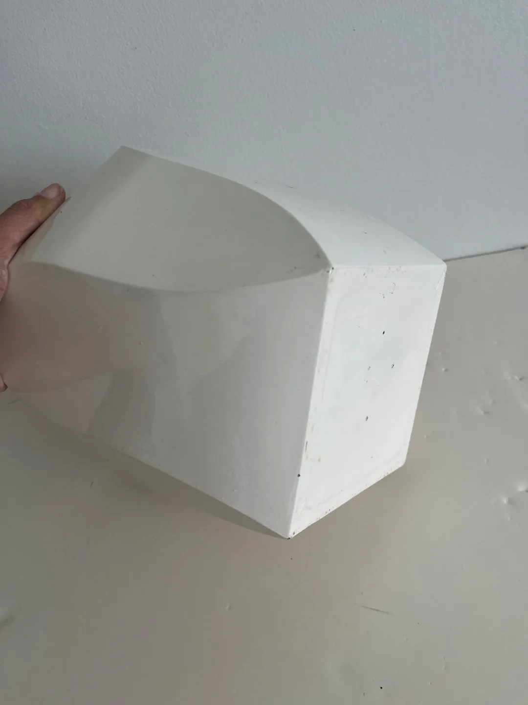 Modern White Ceramic Planter image indicator(3)