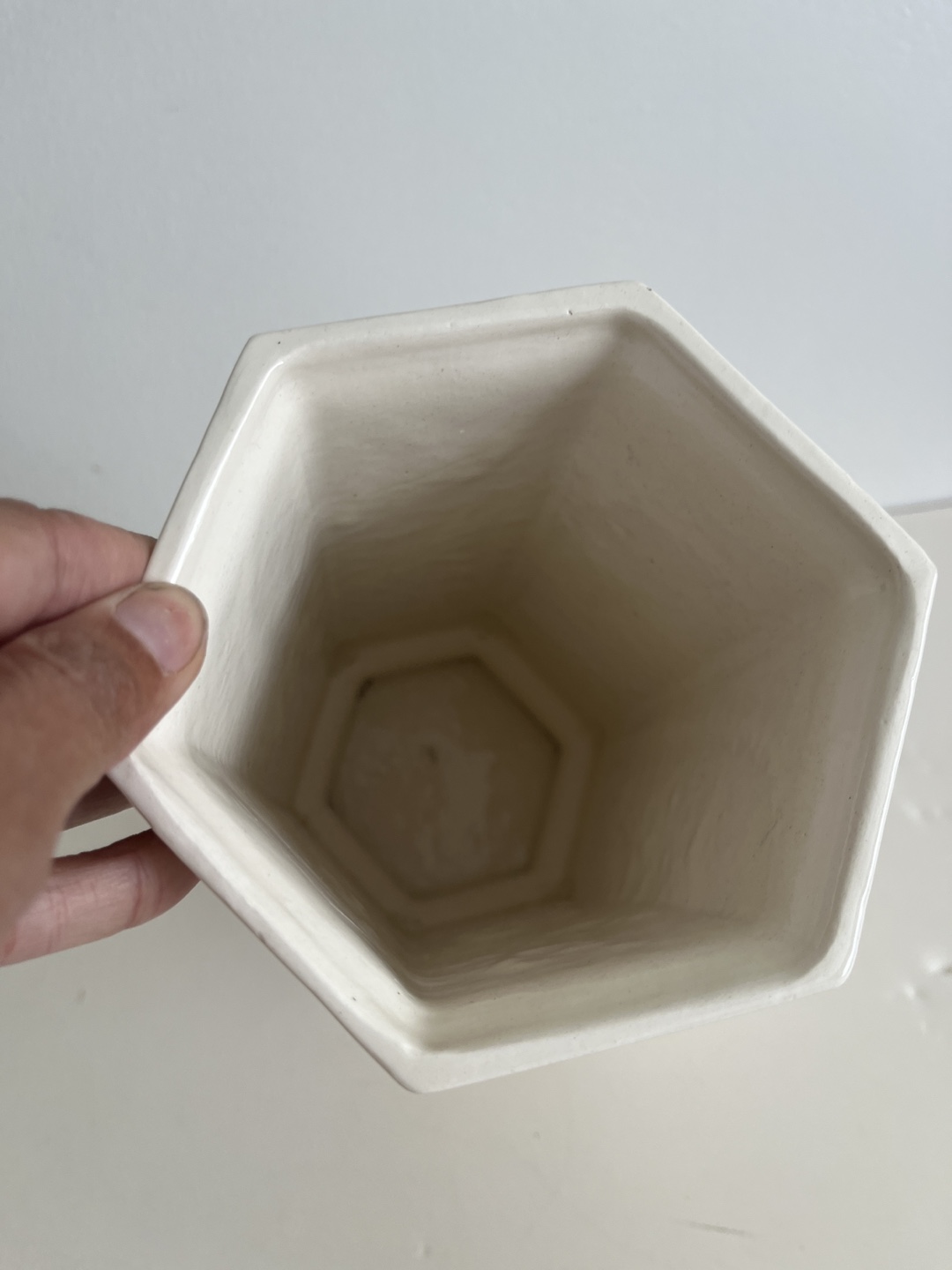 White Floral Embossed Vase - photo 3