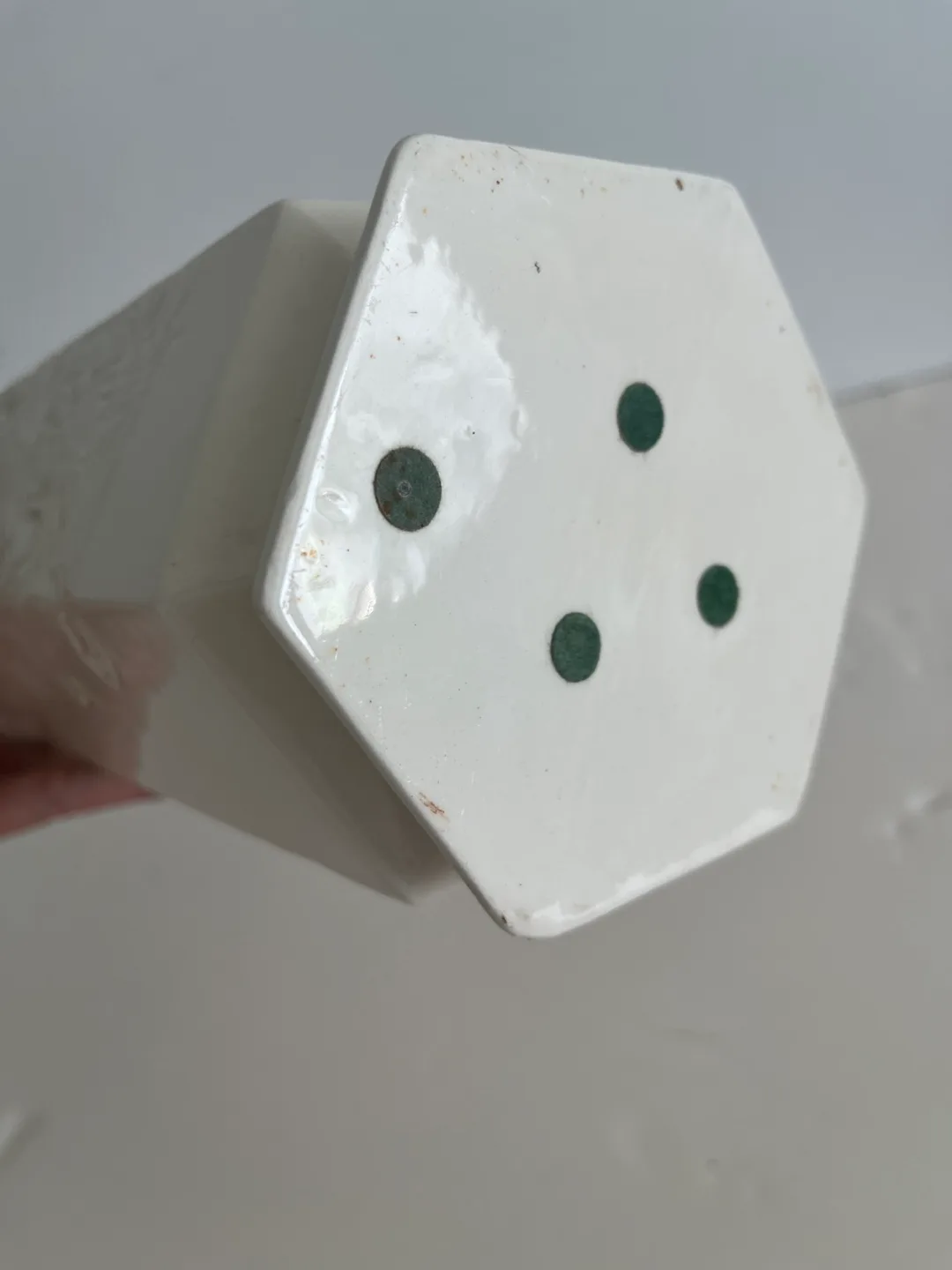 White Floral Embossed Vase image indicator(4)