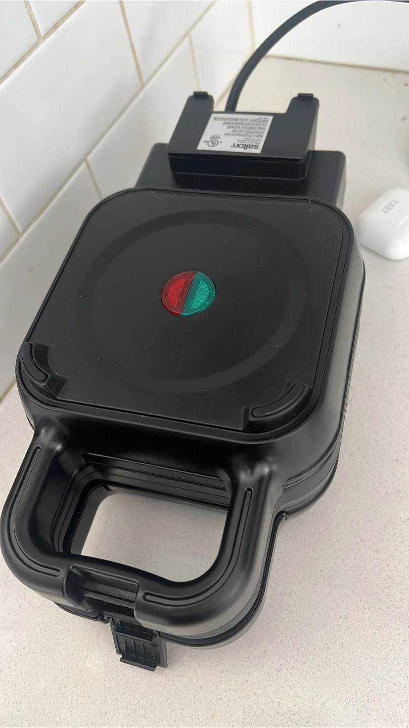 Salton Waffle Maker thumbnail