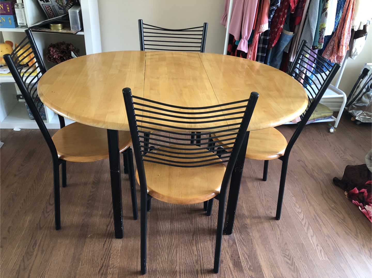 Dining Table Set with 4 Chairs