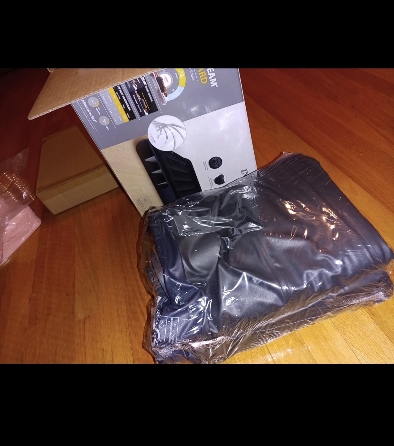 Intex Air Mattress w/ Built-In Pump - Queen - photo 2
