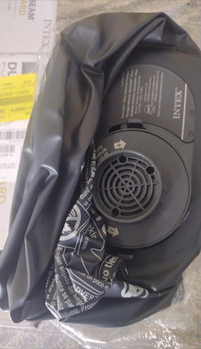 Intex Air Mattress w/ Built-In Pump - Queen - photo 3