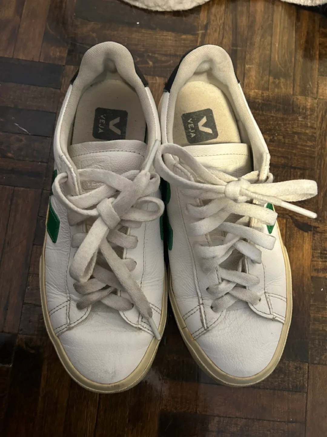 Veja White & Green Sneakers image indicator(6)