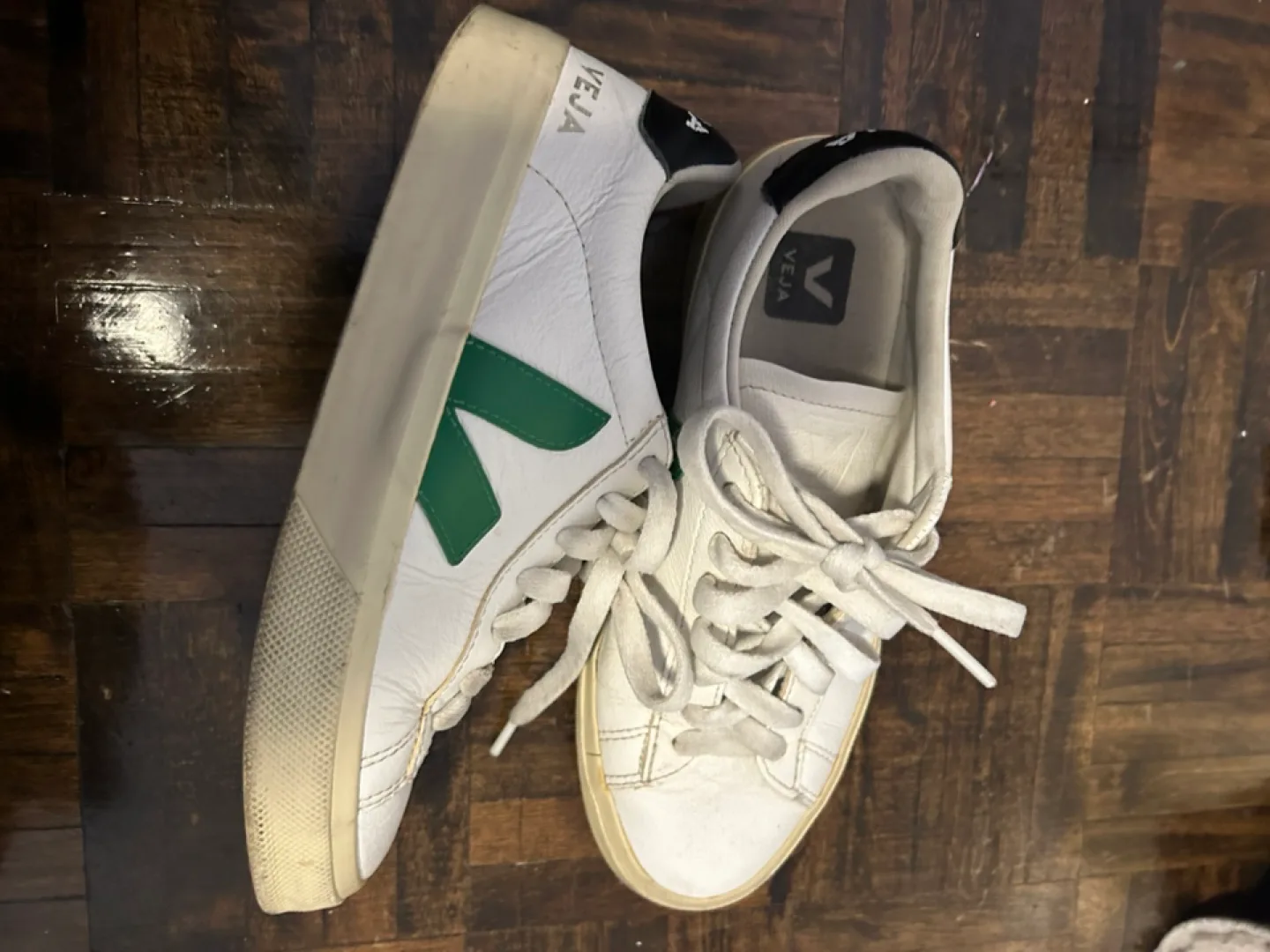 Veja White & Green Sneakers image indicator(5)