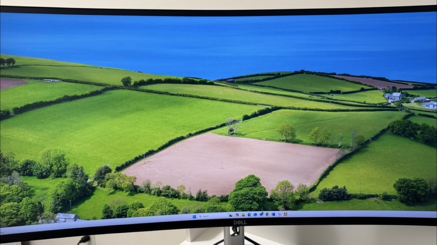 Dell 34 inch ultra-sharp Curved thunderbolt hub Monitor - photo 3